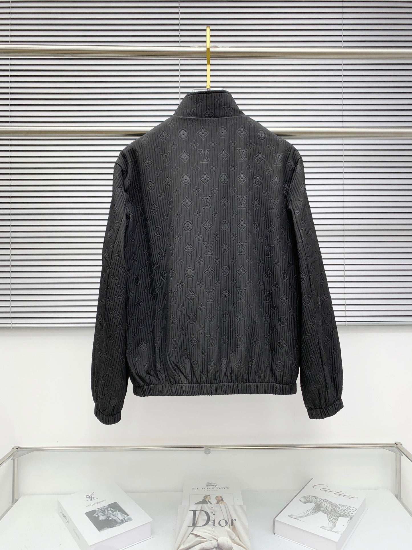 250908 A new high-quality full-body embossed best-selling trench coat