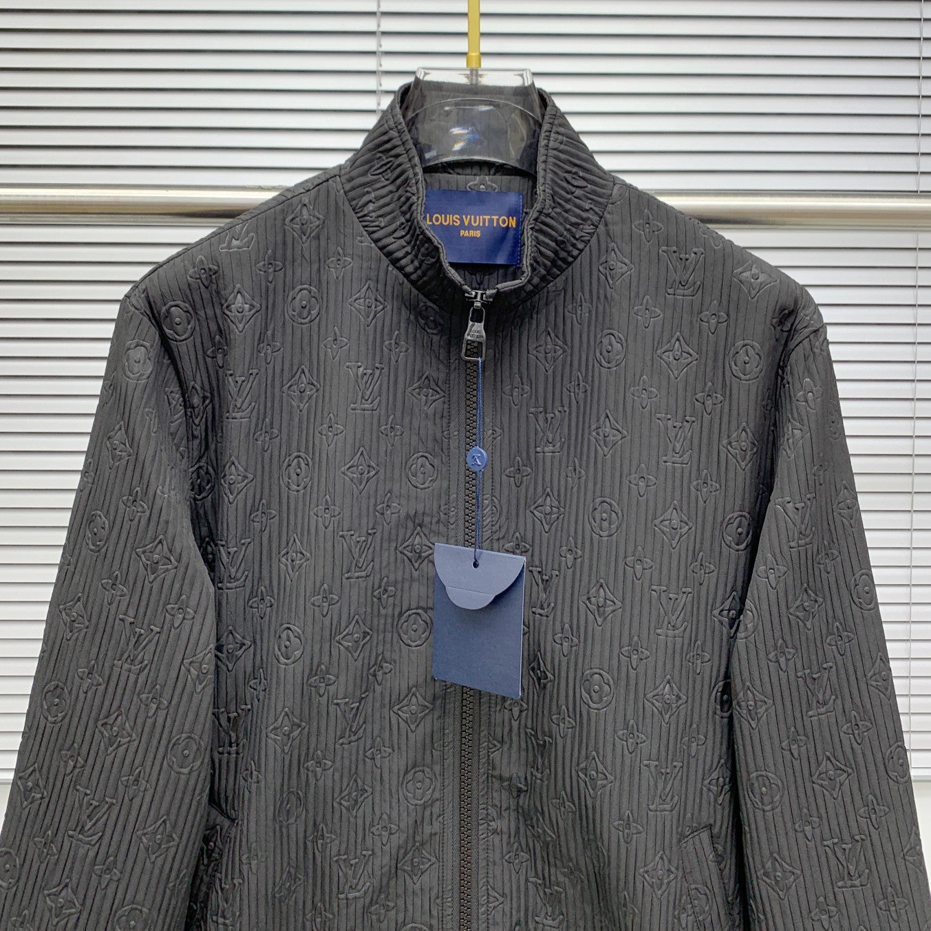 250908 A new high-quality full-body embossed best-selling trench coat