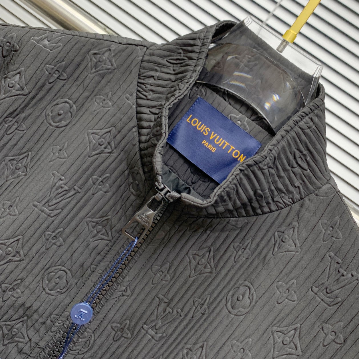 250908 A new high-quality full-body embossed best-selling trench coat