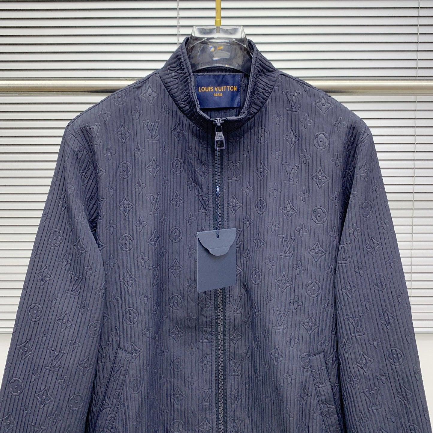 250908 A new high-quality full-body embossed best-selling trench coat