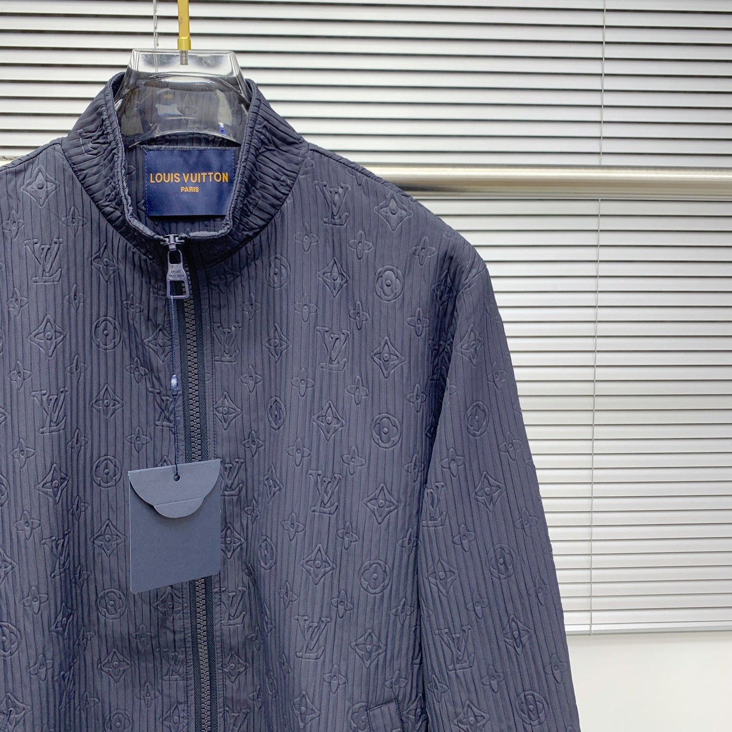 250908 A new high-quality full-body embossed best-selling trench coat