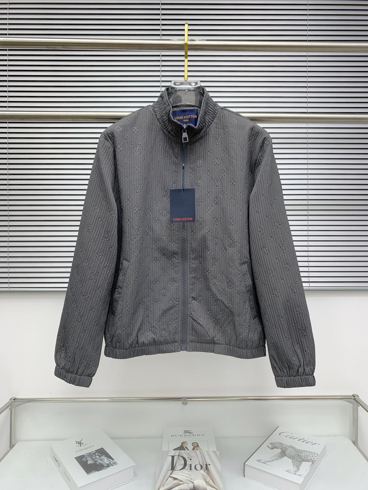 250908 A new high-quality full-body embossed best-selling trench coat