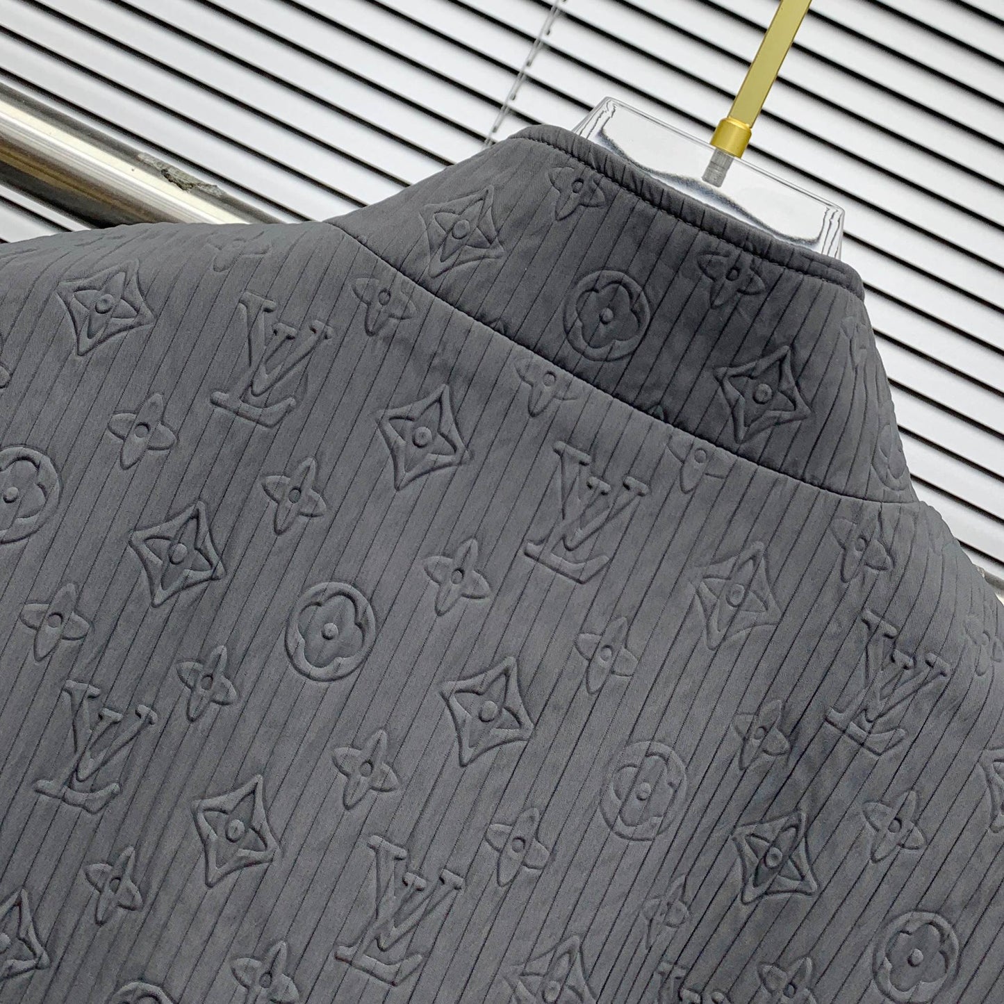 250908 A new high-quality full-body embossed best-selling trench coat