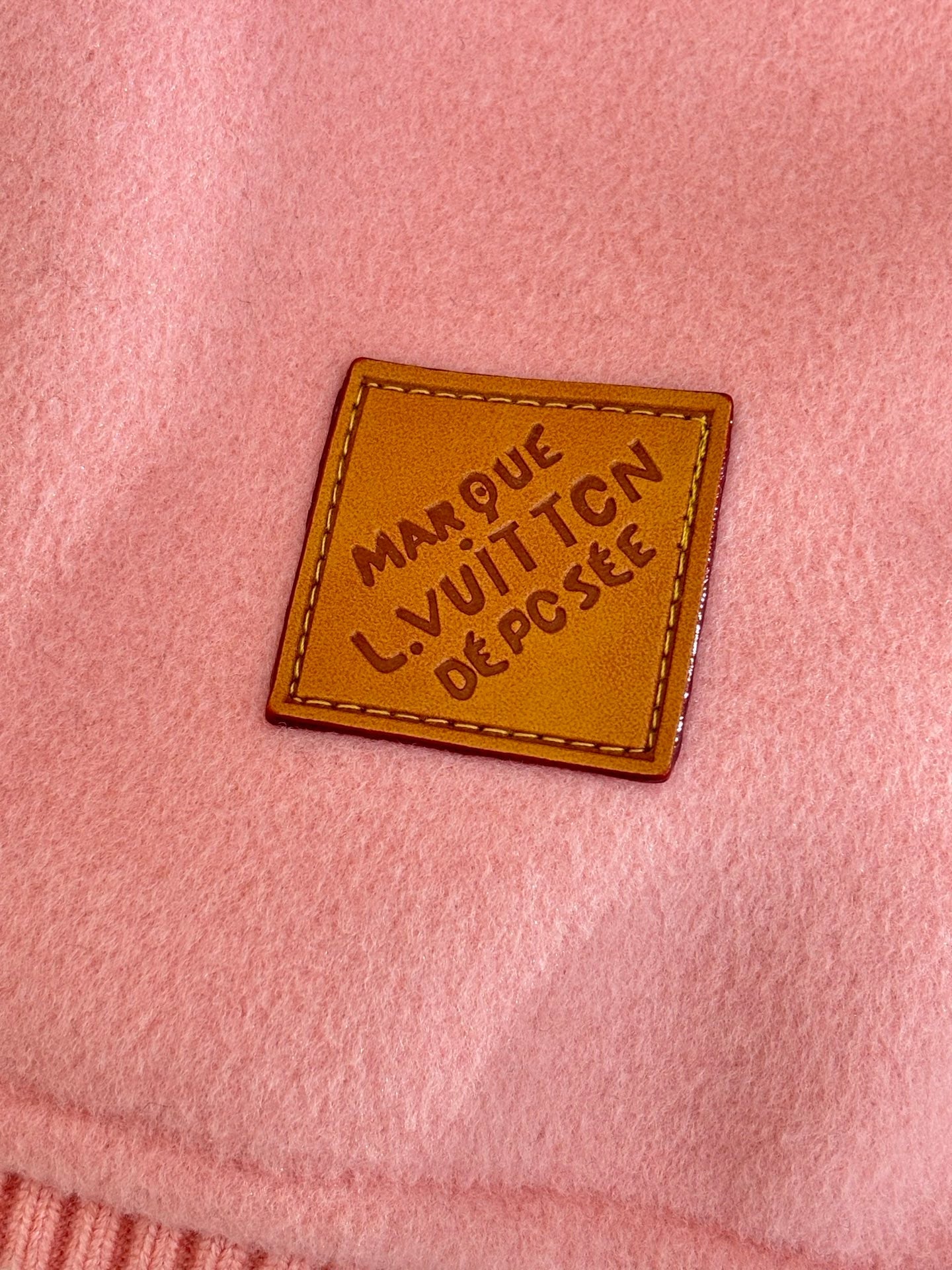 250917 A new high-quality baseball jacket with a front pocket decoration