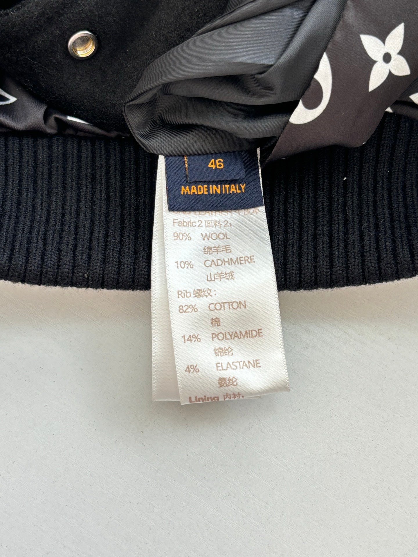 250917 A new high-quality baseball jacket with a front pocket decoration