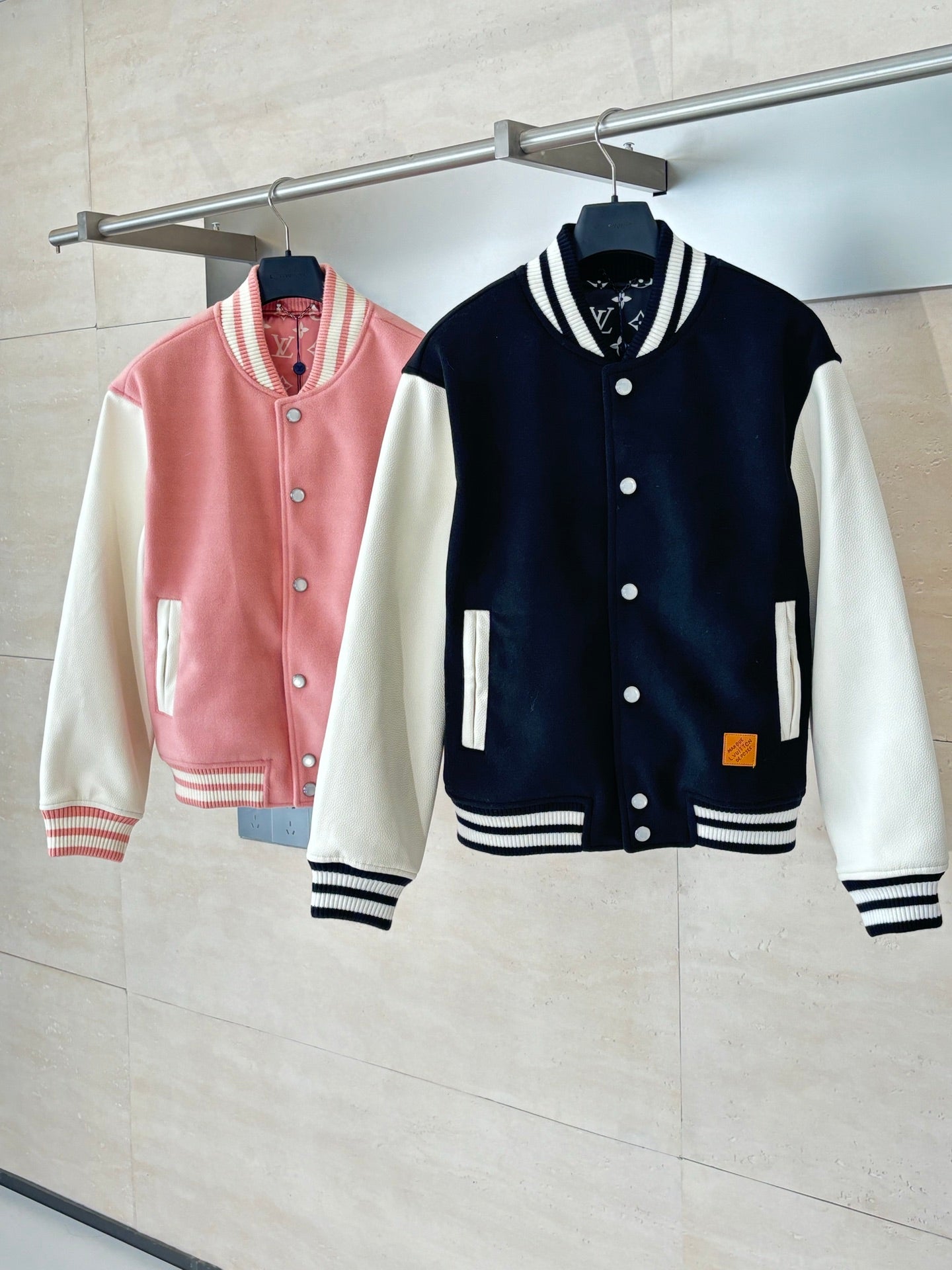 250917 A new high-quality baseball jacket with a front pocket decoration