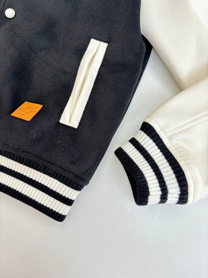 250917 A new high-quality baseball jacket with a front pocket decoration