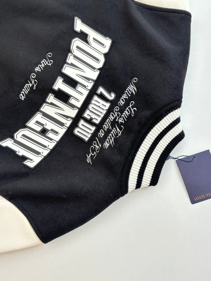 250917 A new high-quality baseball jacket with a front pocket decoration