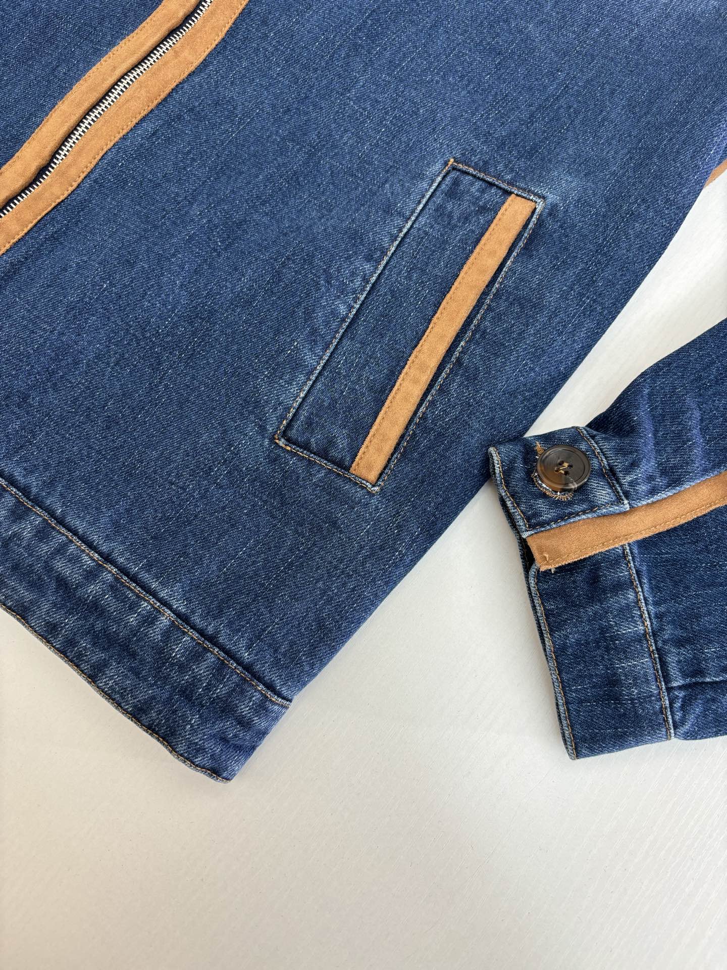 250917 A new high-quality distressed washed leather zipper jacket