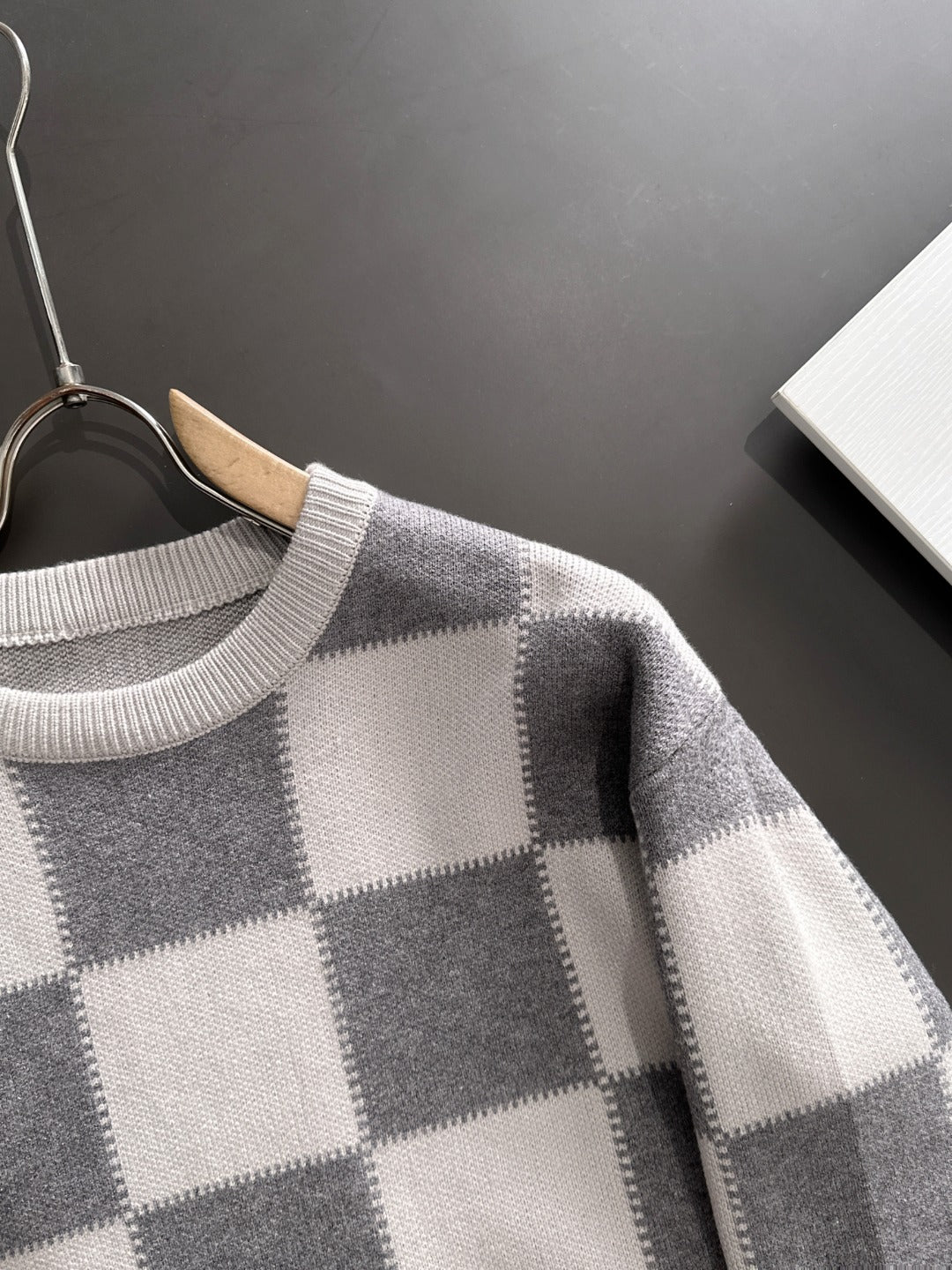 250917 New high-quality large checkerboard texture sweater