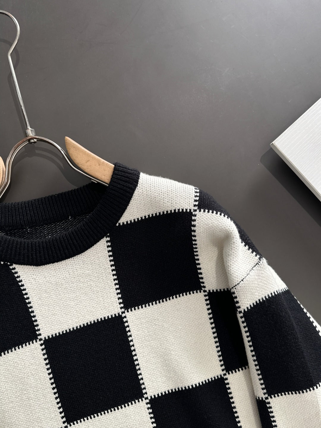 250917 New high-quality large checkerboard texture sweater