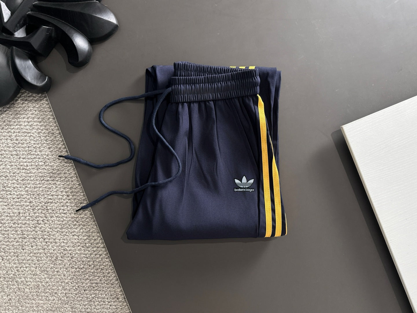 250917 New high-quality three-piece side loose sportswear pants