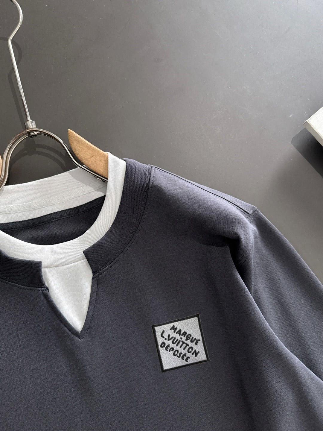 250917 New high-quality, color-blocking round-neck long-sleeved style