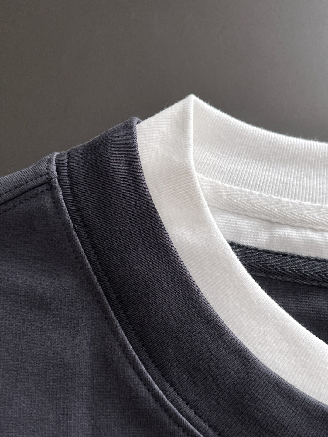 250917 New high-quality, color-blocking round-neck long-sleeved style