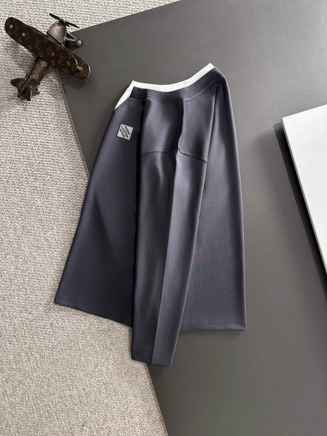 250917 New high-quality, color-blocking round-neck long-sleeved style
