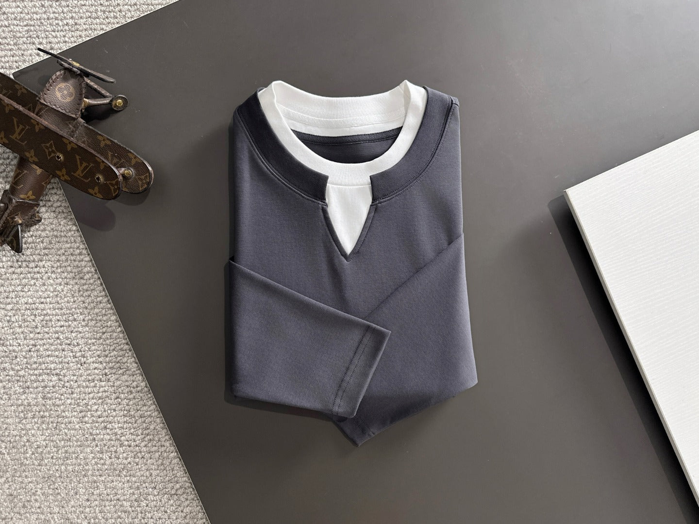 250917 New high-quality, color-blocking round-neck long-sleeved style