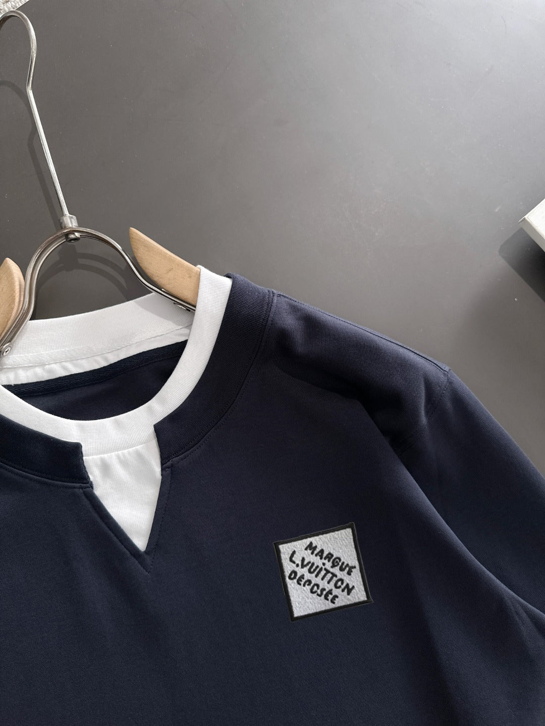 250917 New high-quality, color-blocking round-neck long-sleeved style