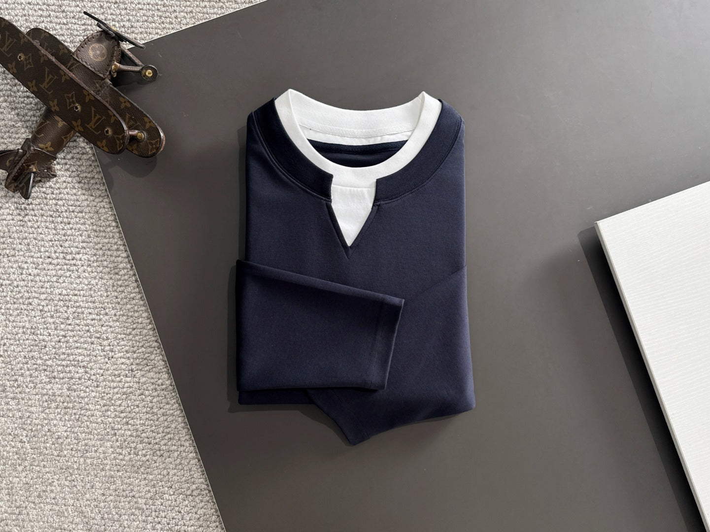 250917 New high-quality, color-blocking round-neck long-sleeved style