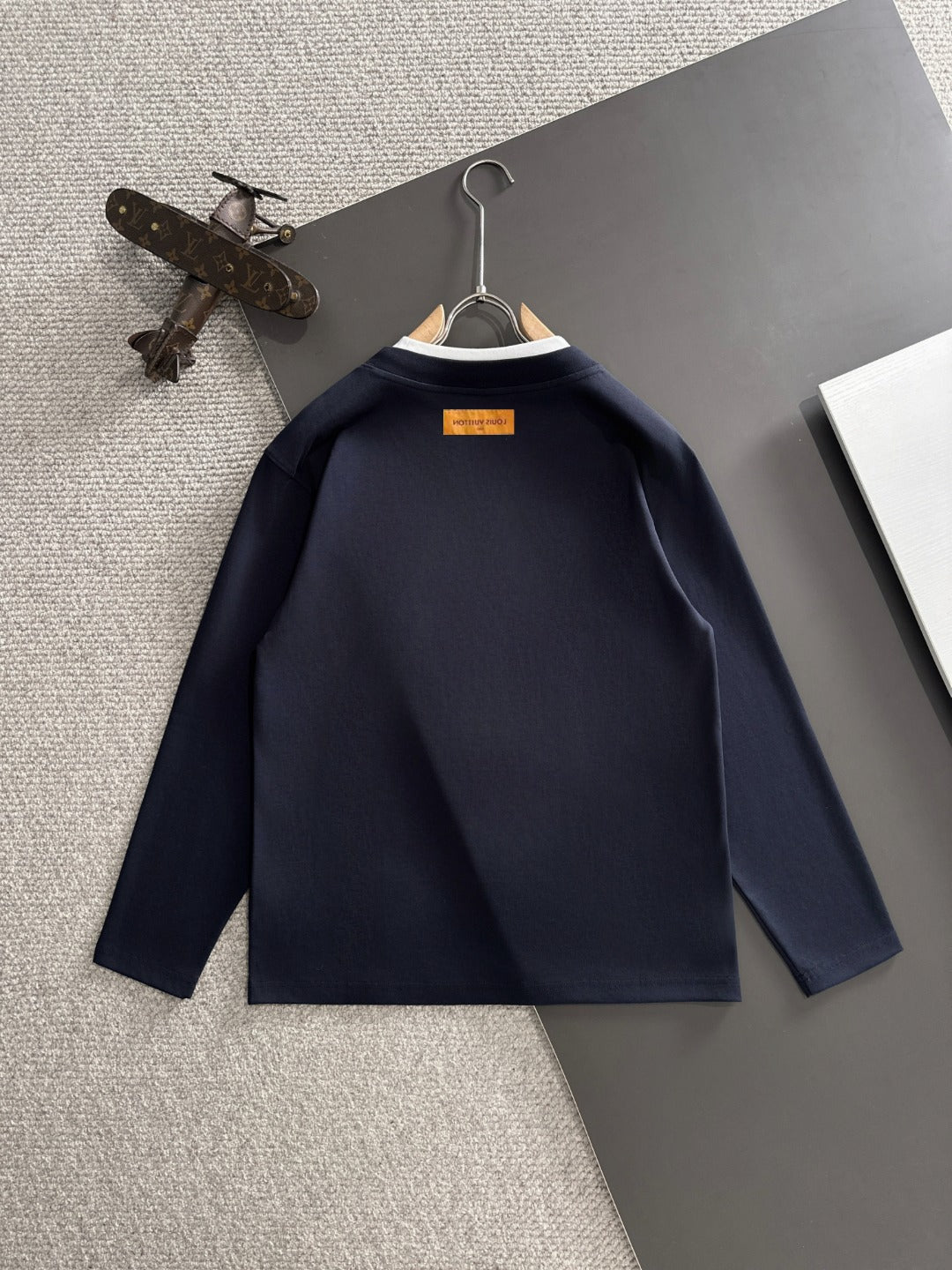 250917 New high-quality, color-blocking round-neck long-sleeved style