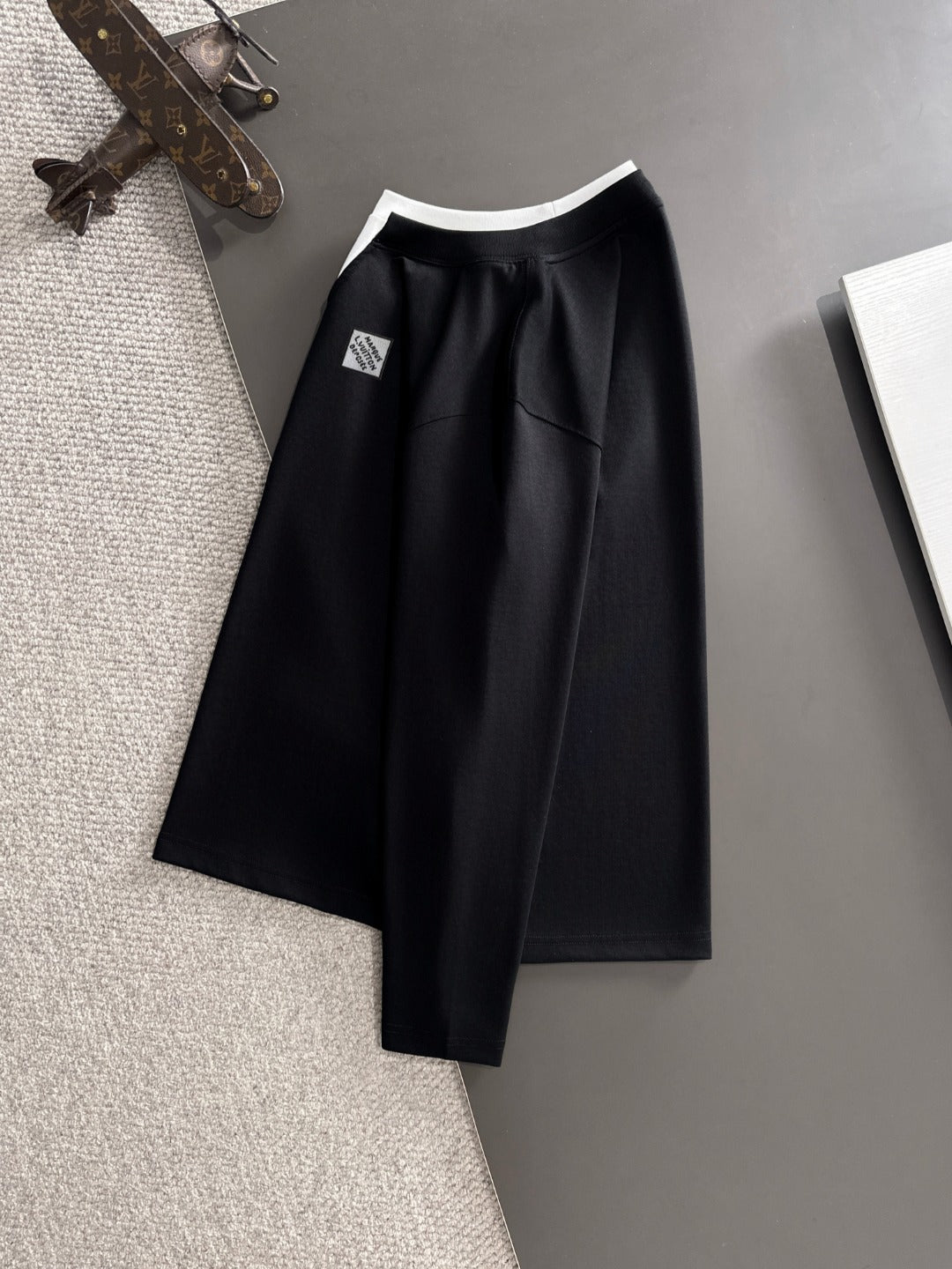 250917 New high-quality, color-blocking round-neck long-sleeved style