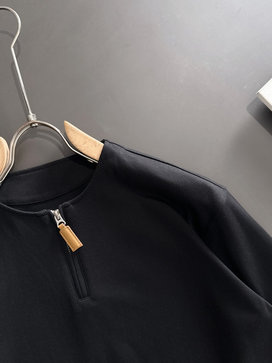 250917 New high-quality, patchwork distressed round-neck long-sleeved style