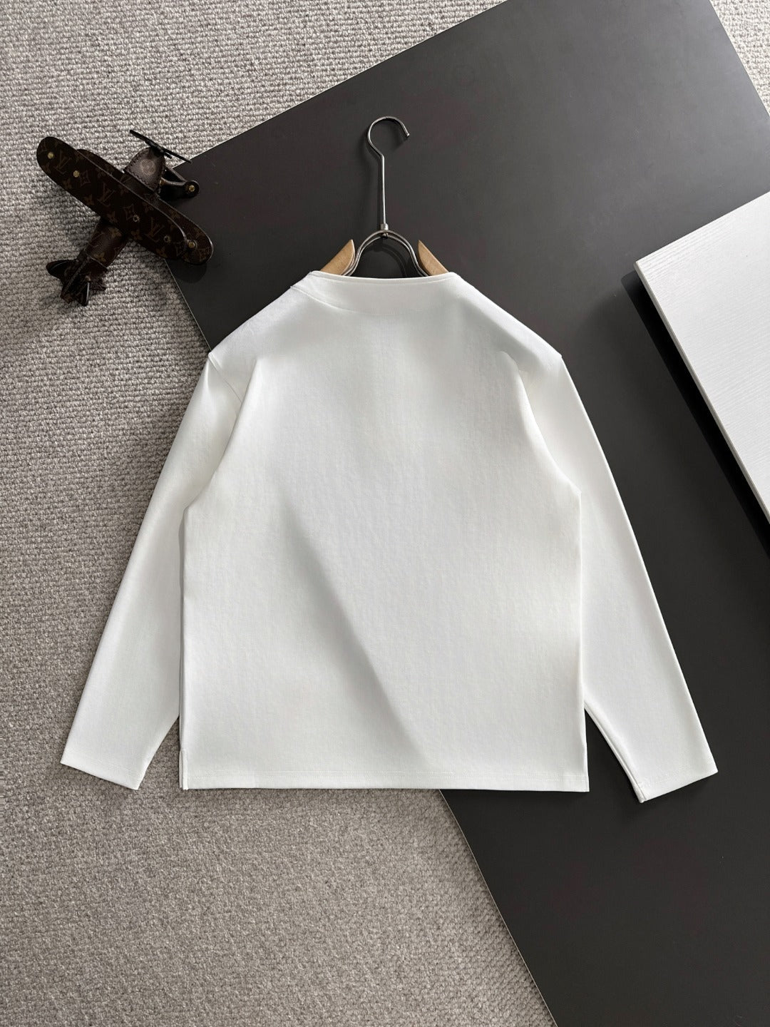 250917 New high-quality, patchwork distressed round-neck long-sleeved style