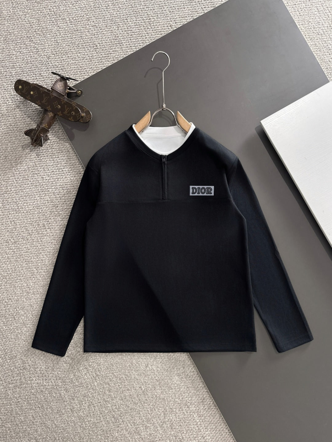 250917 New high-quality, color-blocking round-neck long-sleeved style
