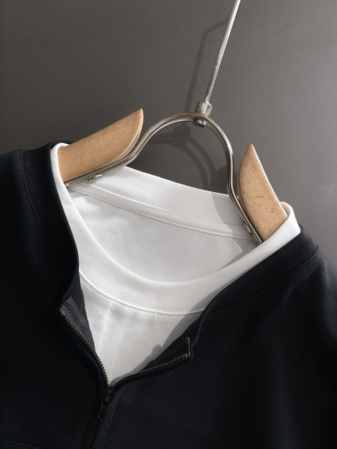 250917 New high-quality, color-blocking round-neck long-sleeved style