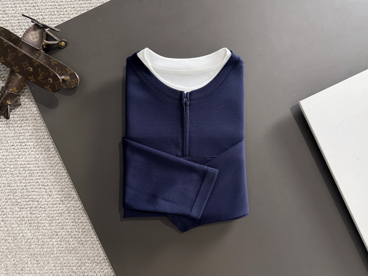 250917 New high-quality, color-blocking round-neck long-sleeved style
