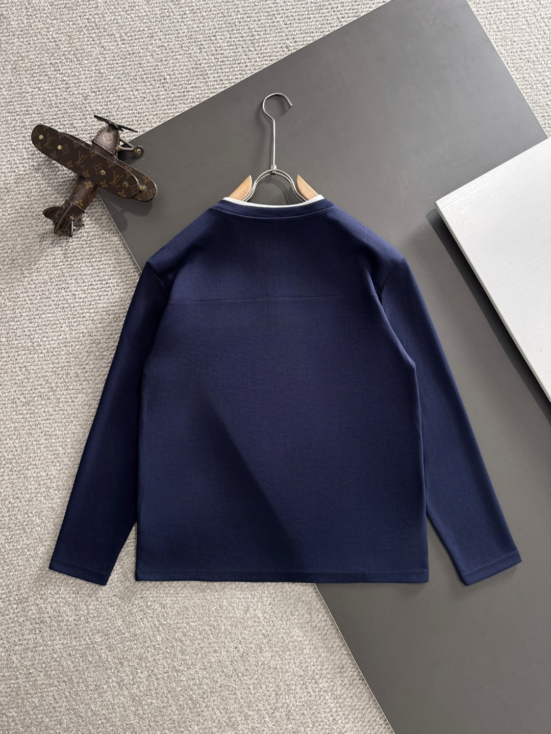 250917 New high-quality, color-blocking round-neck long-sleeved style