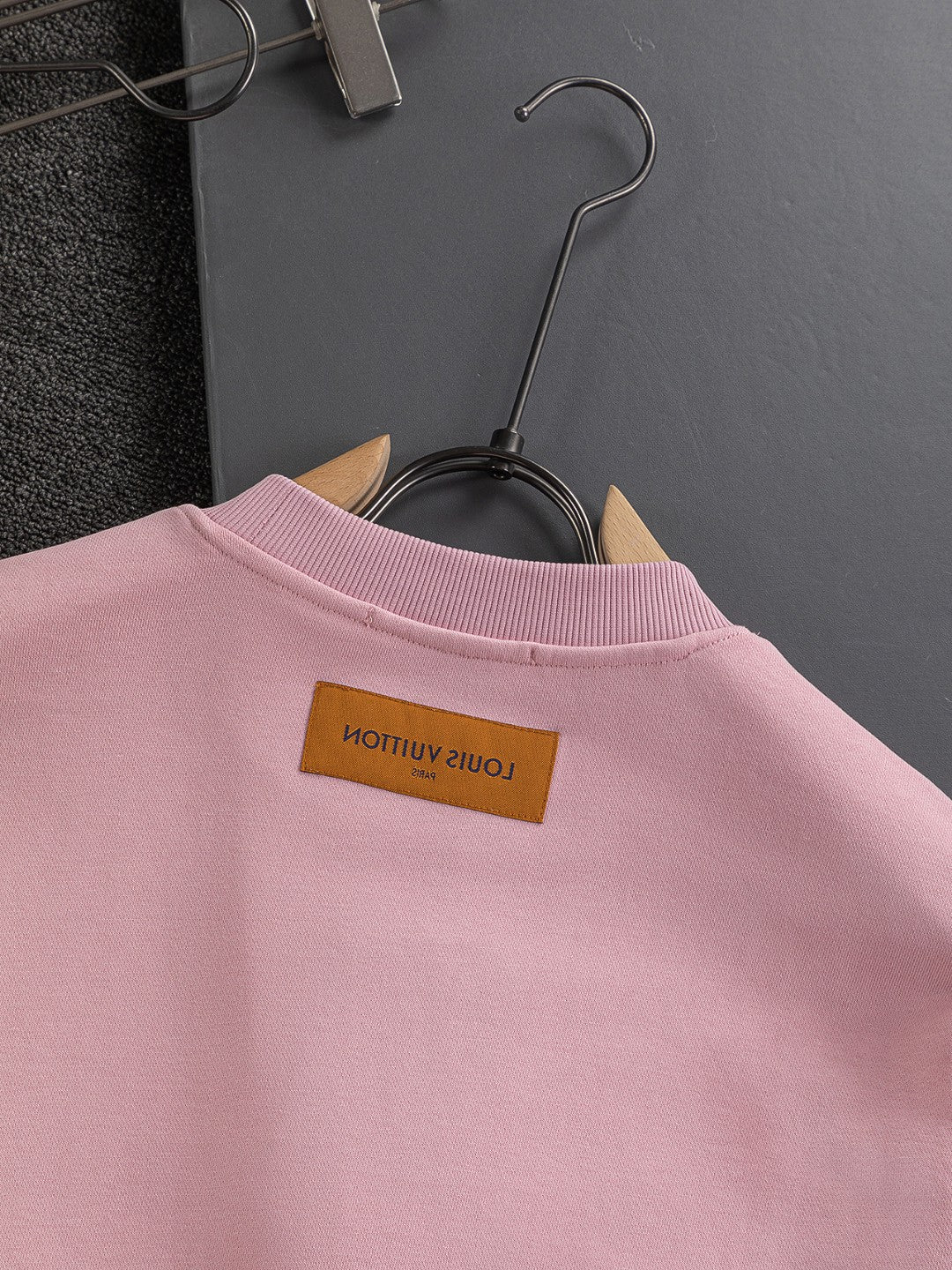 250917 A new high-quality, classic icon pullover with a round-neck sweatshirt