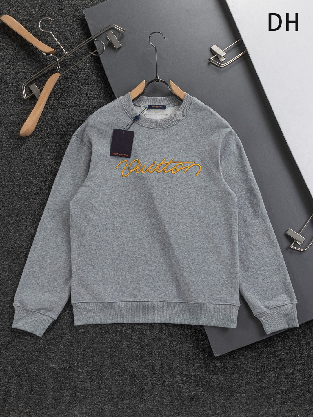 250917 A new high-quality, classic icon pullover with a round-neck sweatshirt