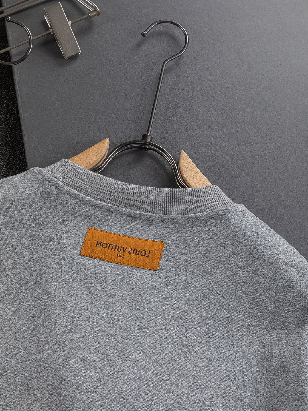 250917 A new high-quality, classic icon pullover with a round-neck sweatshirt