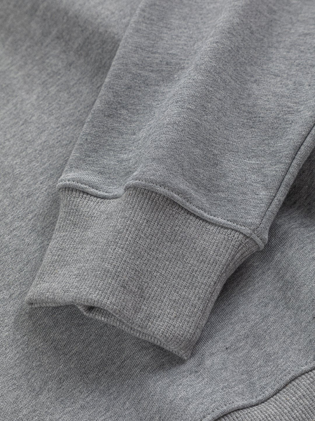 250917 A new high-quality, classic icon pullover with a round-neck sweatshirt
