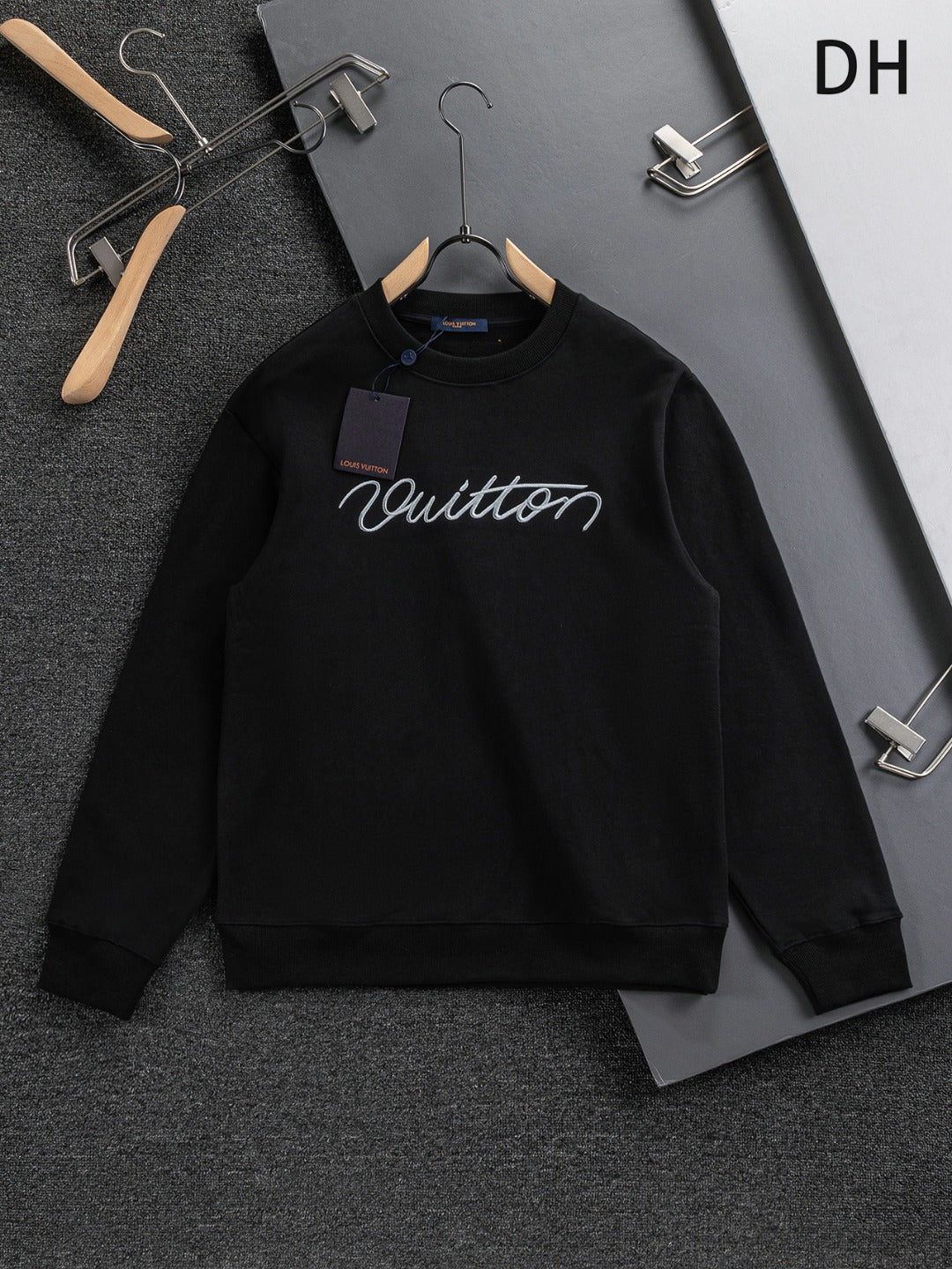 250917 A new high-quality, classic icon pullover with a round-neck sweatshirt