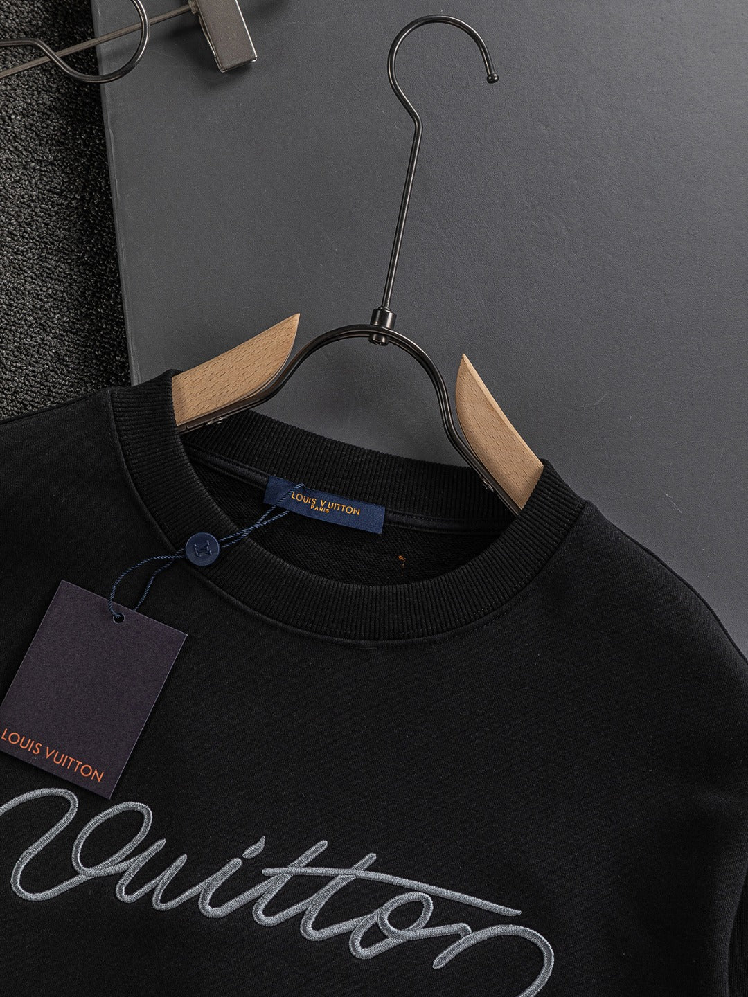 250917 A new high-quality, classic icon pullover with a round-neck sweatshirt