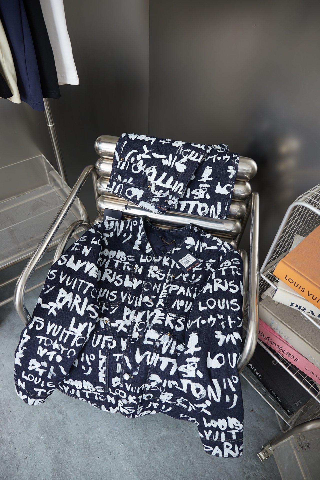 250923 New high-quality graffiti suit denim jacket