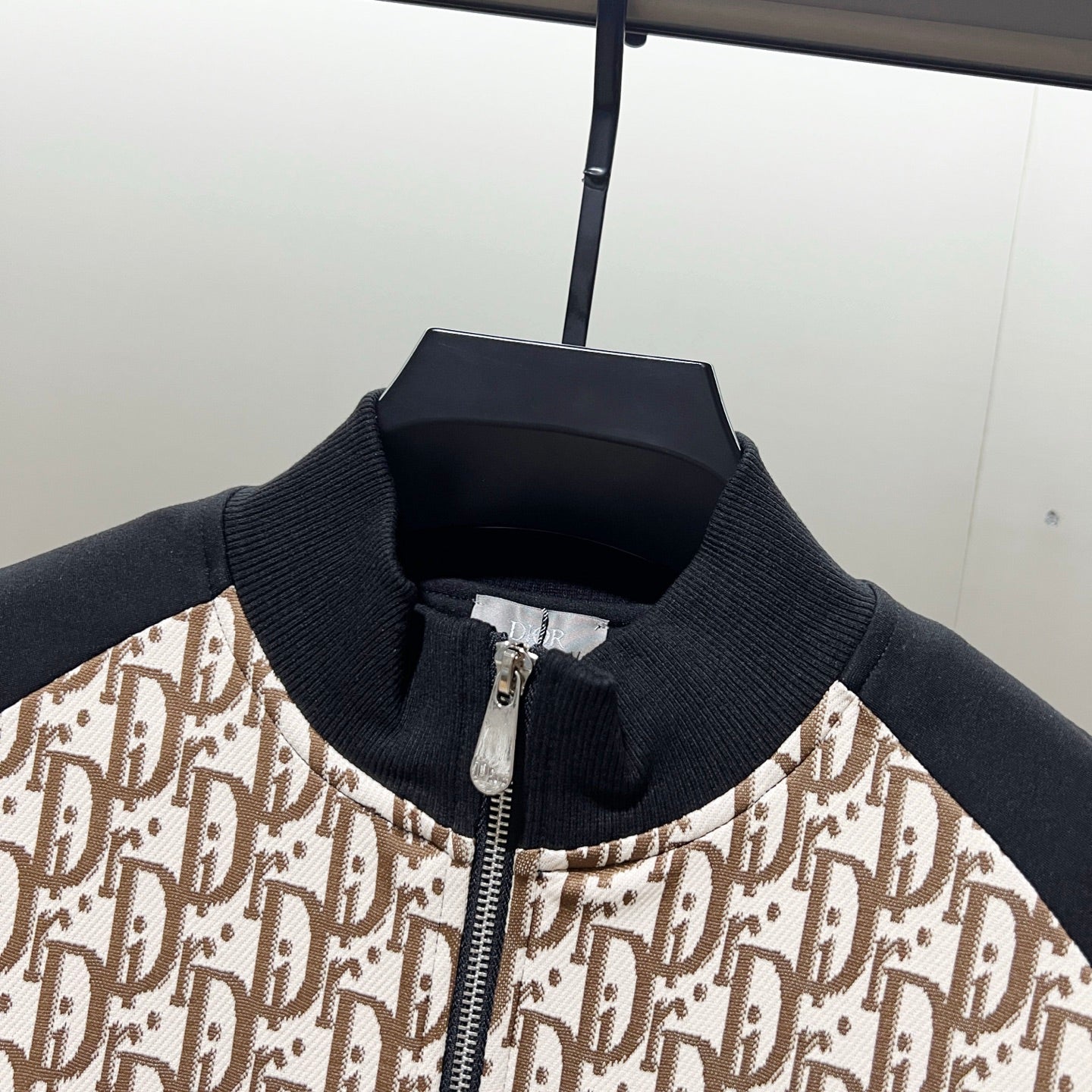 250923 A new high-quality color-blocking and splicing letter-shaped jacket
