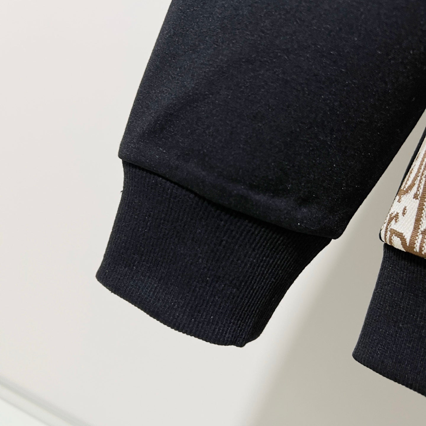 250923 A new high-quality color-blocking and splicing letter-shaped jacket