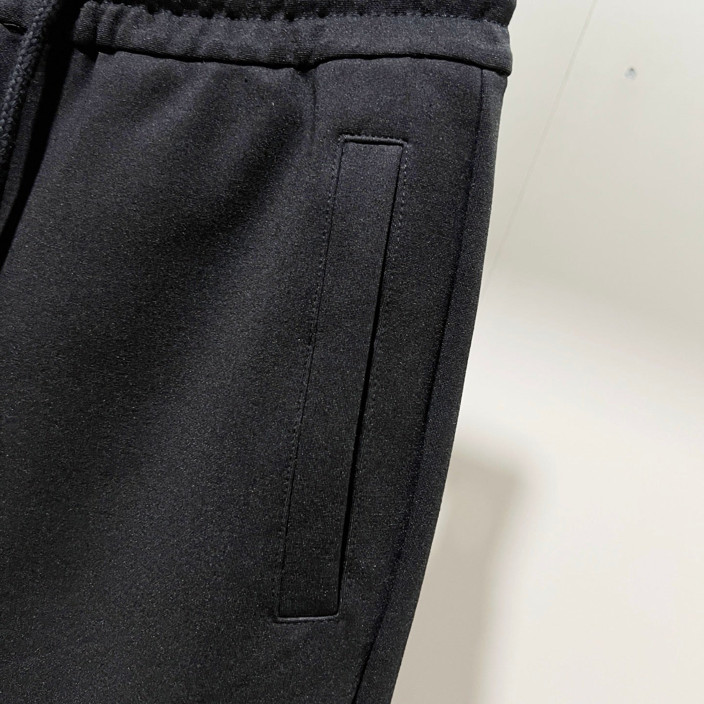 250923 New high-quality dark-patterned jacquard red and blue webbing patchwork sportswear pants