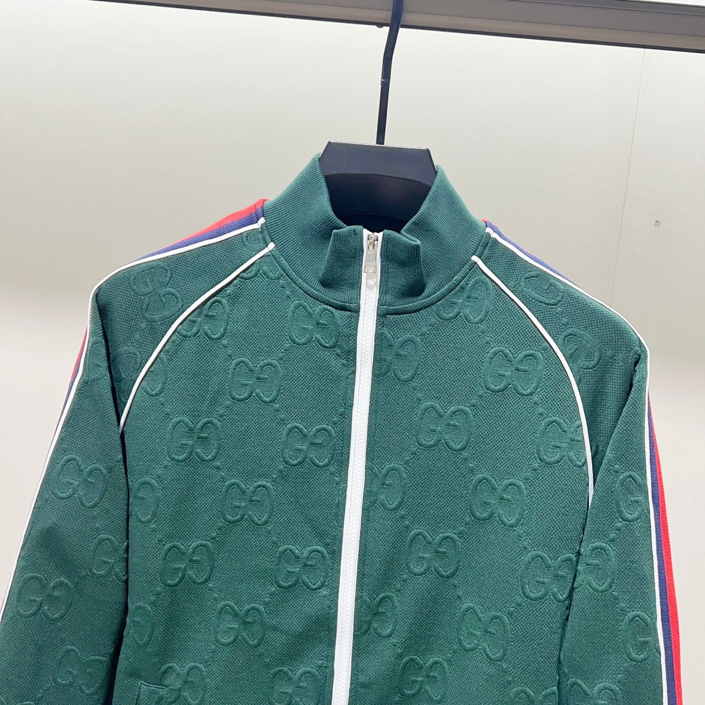 250923 new high-quality dark-patterned jacquard red and blue webbing stand-up collar coat