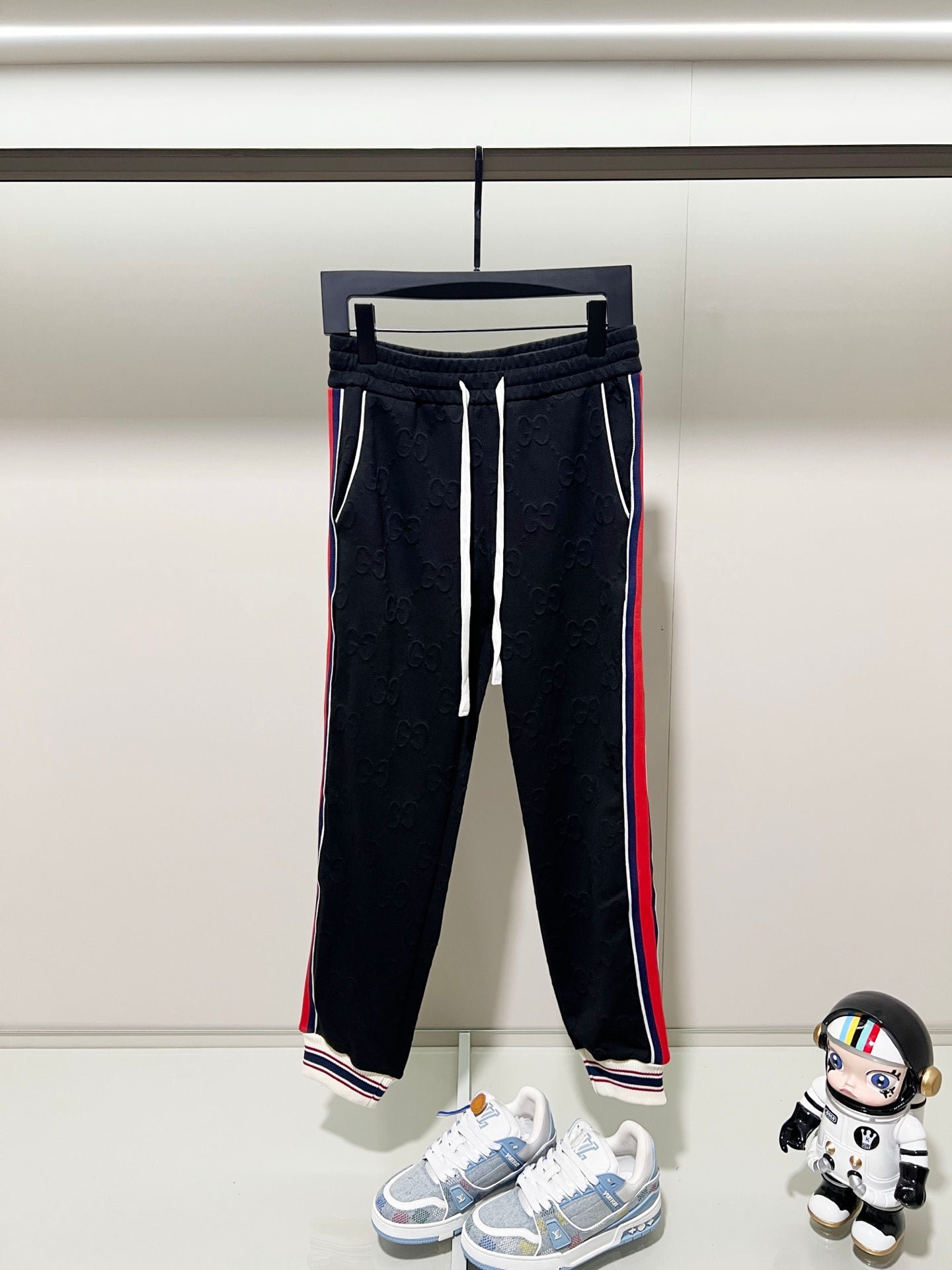 250923 New high-quality dark-patterned jacquard red and blue webbing patchwork sportswear pants
