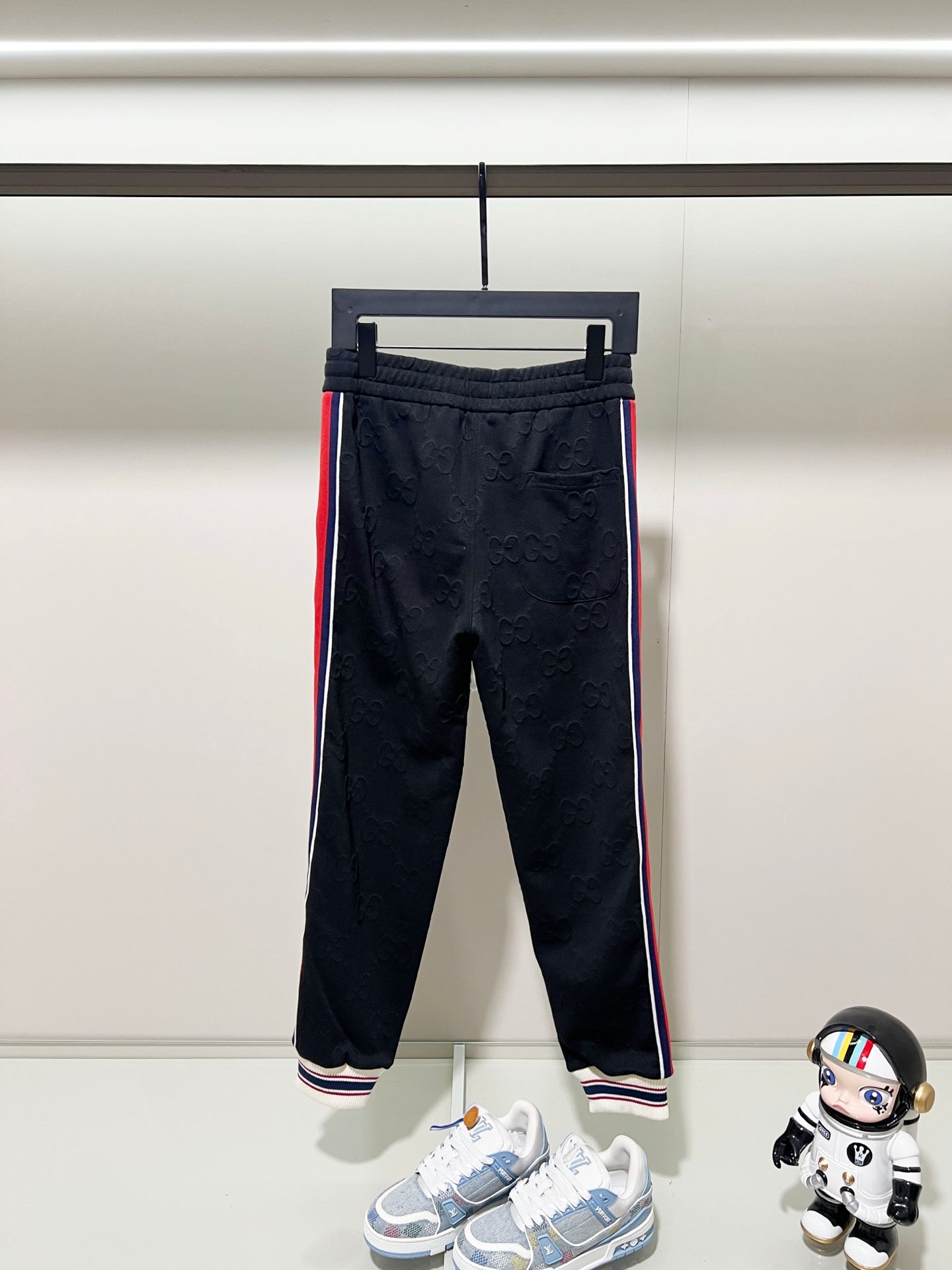 250923 New high-quality dark-patterned jacquard red and blue webbing patchwork sportswear pants