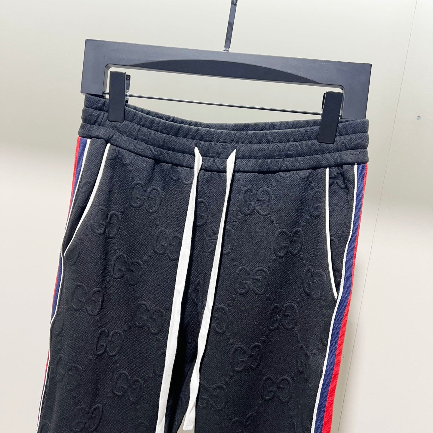 250923 New high-quality dark-patterned jacquard red and blue webbing patchwork sportswear pants