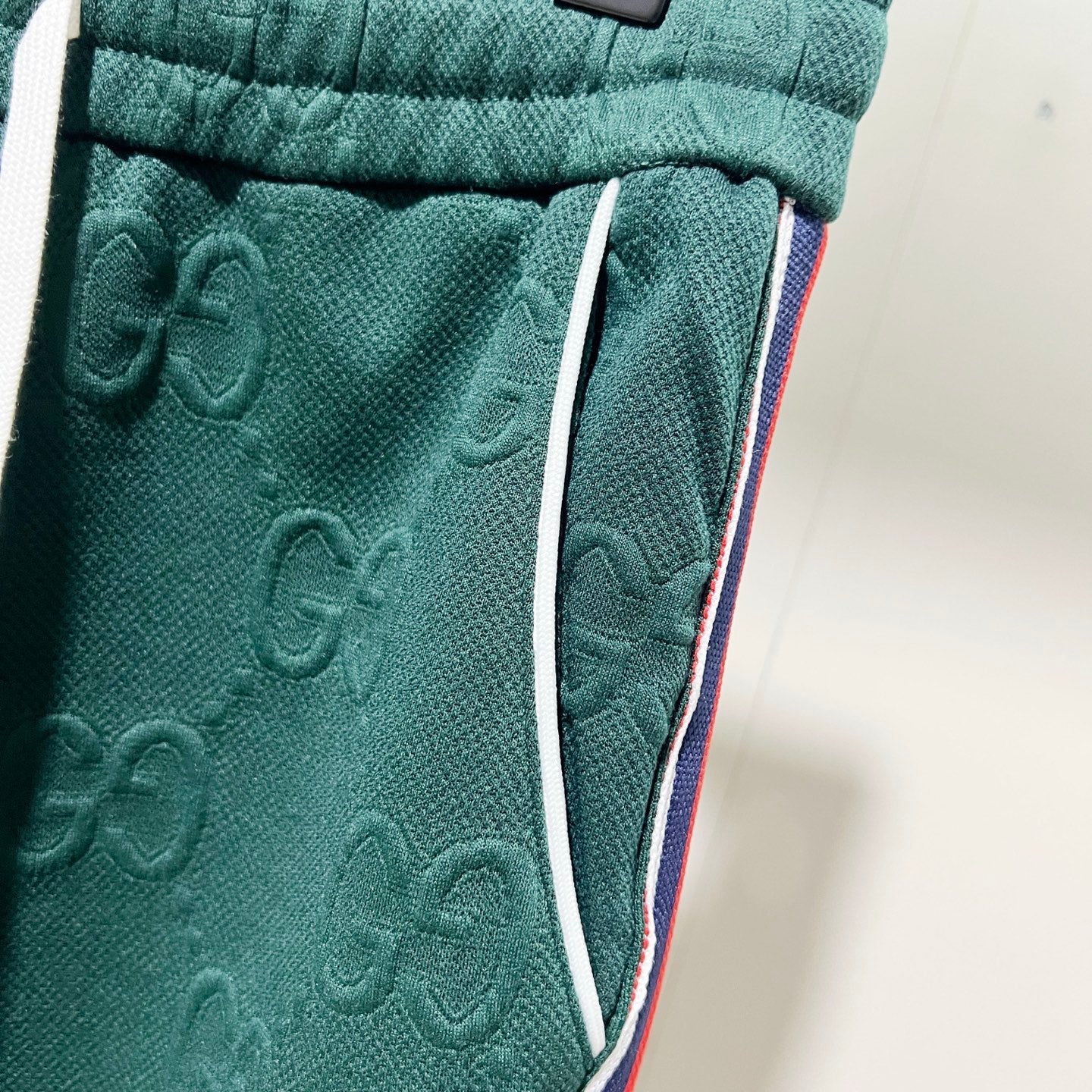 250923 New high-quality dark-patterned jacquard red and blue webbing patchwork sportswear pants