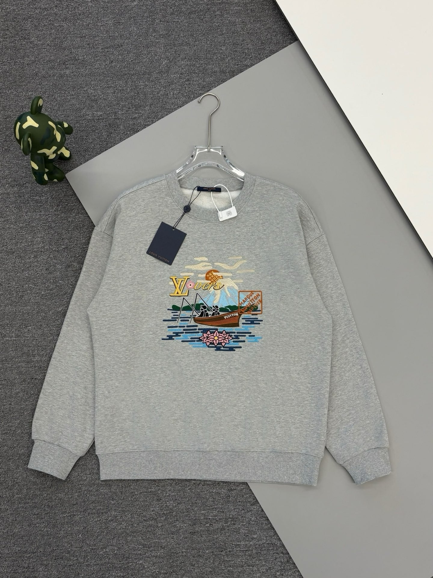 250923 New high-quality fisherman embroidery round-neck sweatshirt