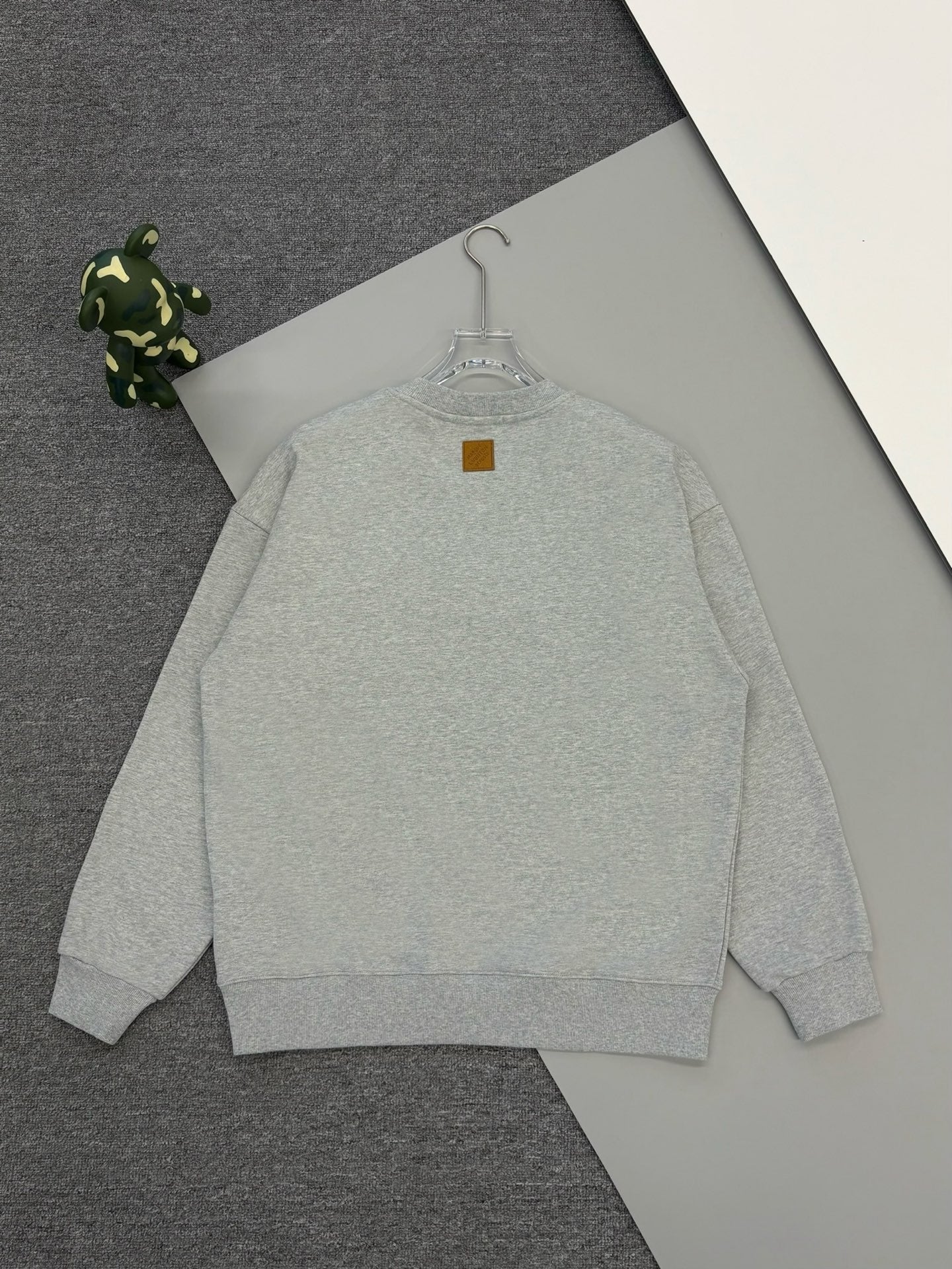 250923 New high-quality fisherman embroidery round-neck sweatshirt