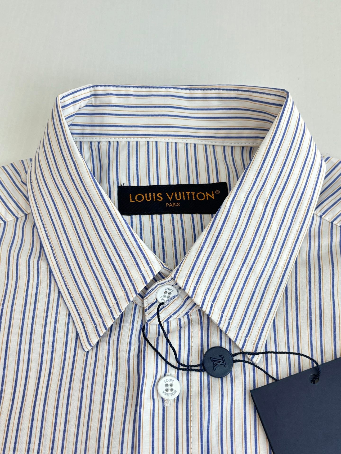 250923 New high-quality long-sleeved shirt with striped element pin embroidery