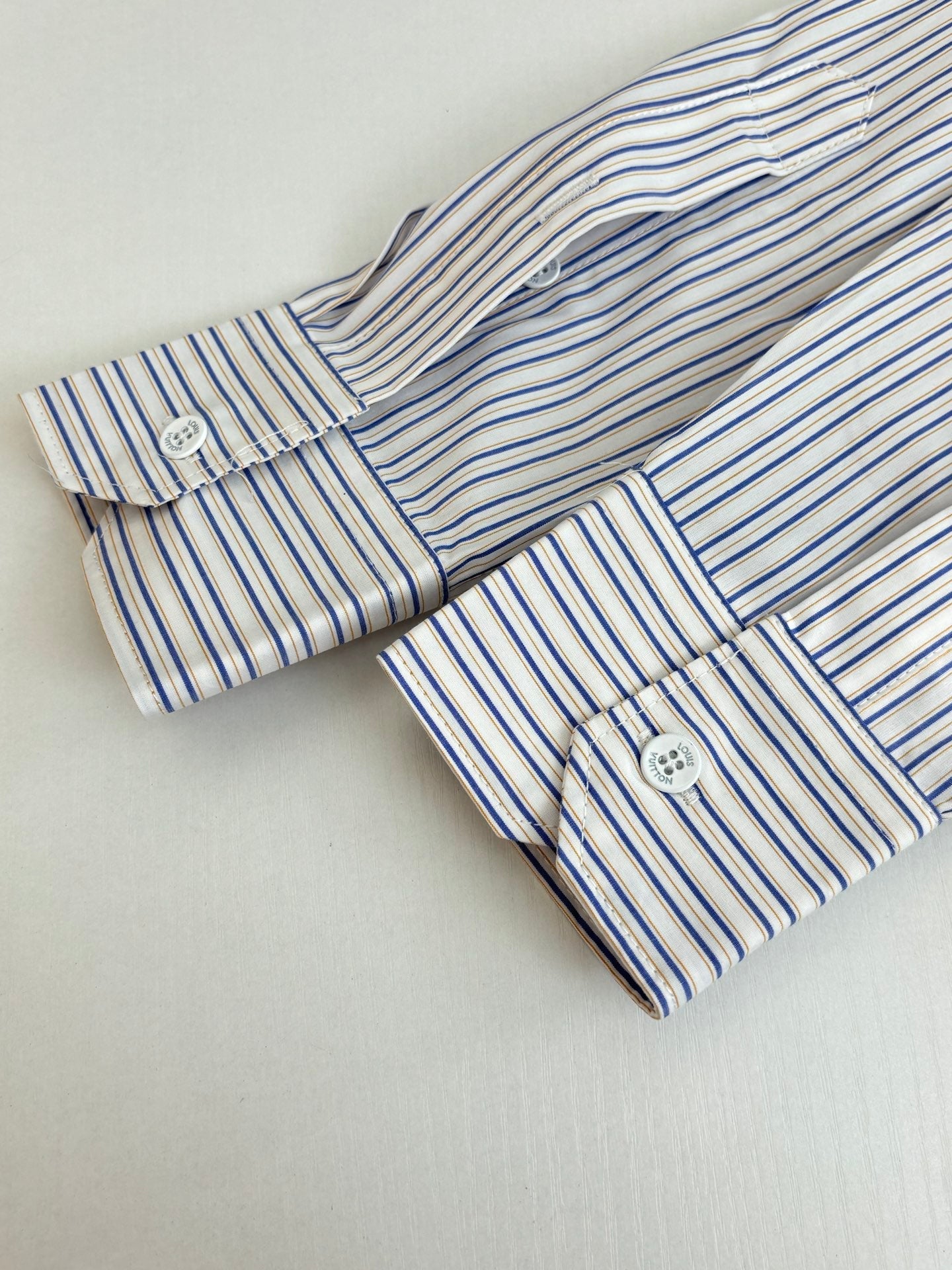 250923 New high-quality long-sleeved shirt with striped element pin embroidery