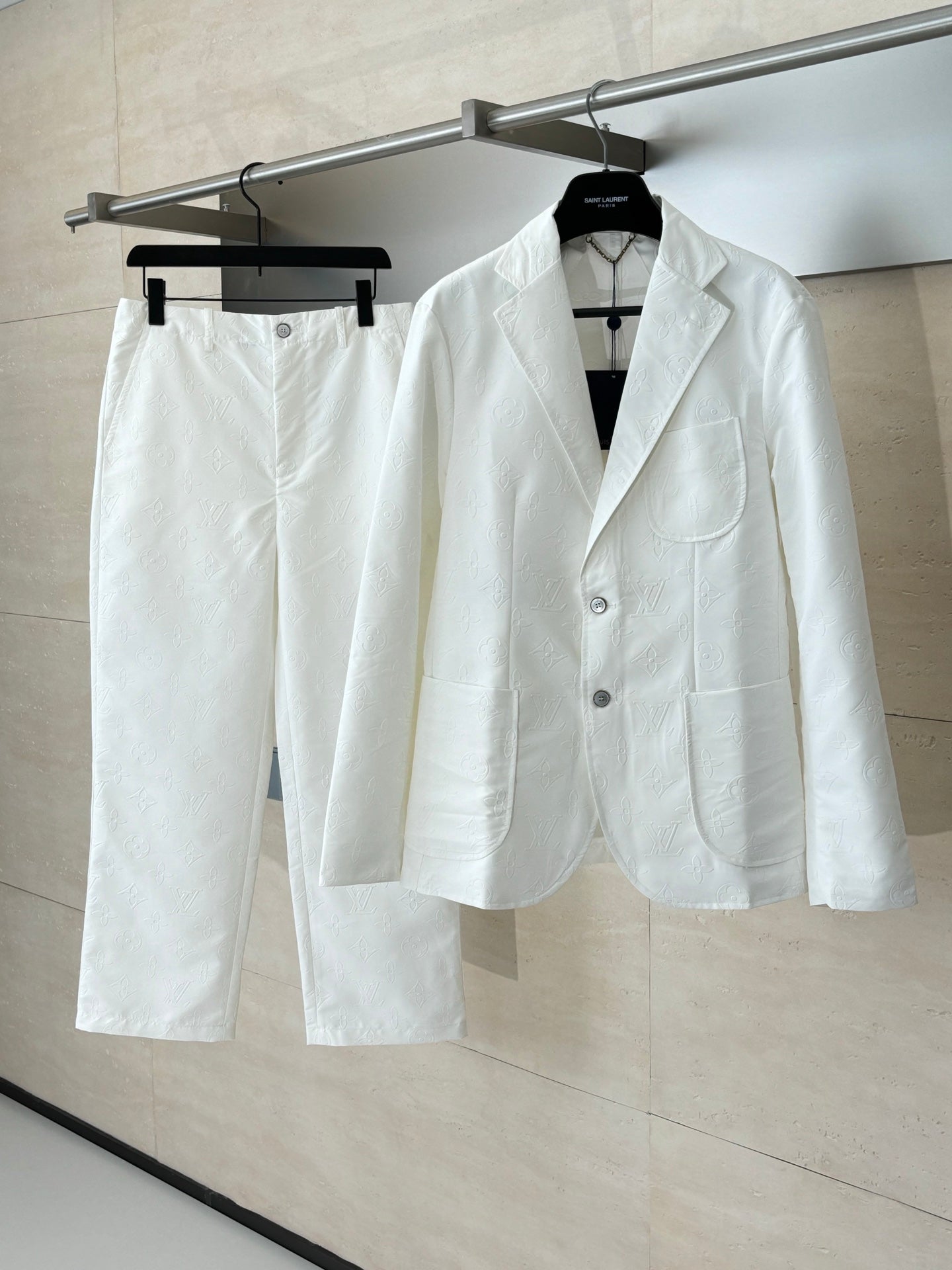 250923 New high-quality white embossed suit jacket